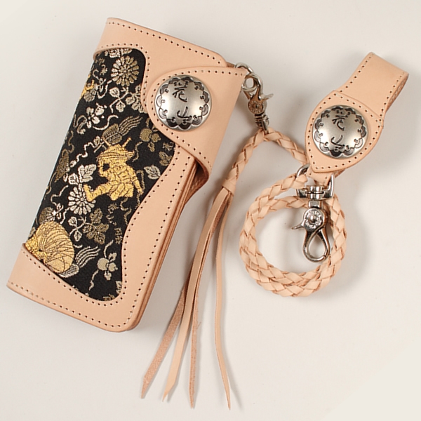 デグナーの財布「花山」は革と異素材のコラボ、金襴インレイが最高に渋い