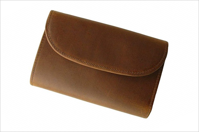 セトラーのオイルヌバックで作られた三つ折り財布の内装