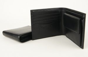 ビジネスレザーファクトリーの二つ折り財布