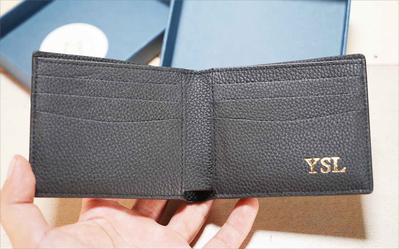 メゾンドサブレの二つ折り財布の内装