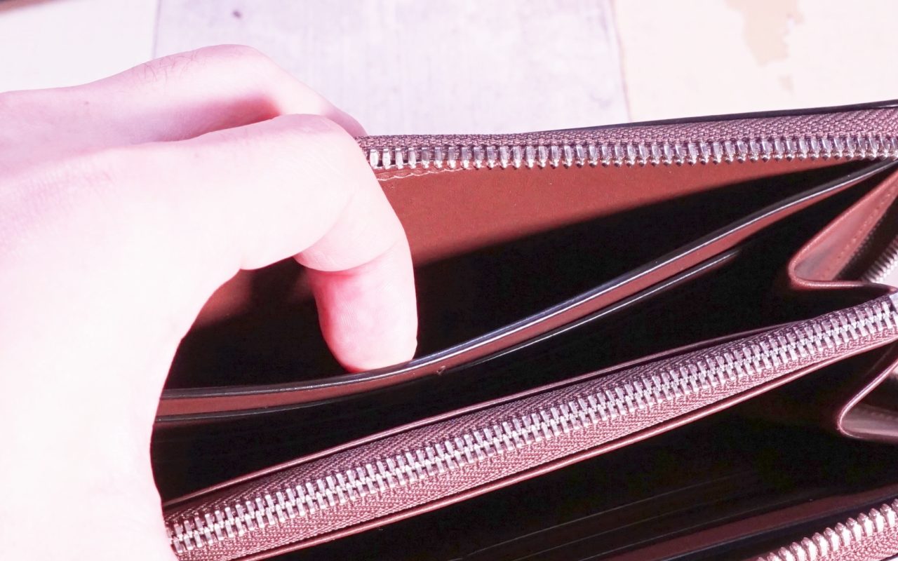 ブリランテ × クロコダイル ラウンドジップ長財布のフリーポケット