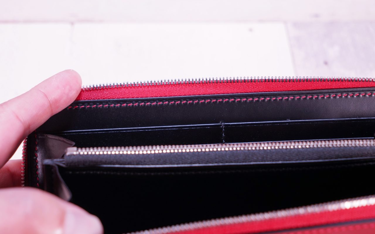 アニリン染め手縫いコードバン財布の内装の縫製2