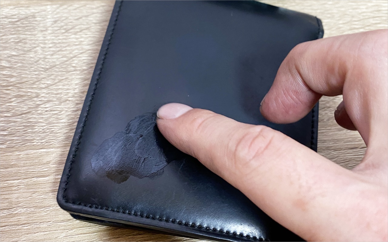 コロニル1909シュプリームクリームデラックスの黒をコードバンの財布に塗ったところ